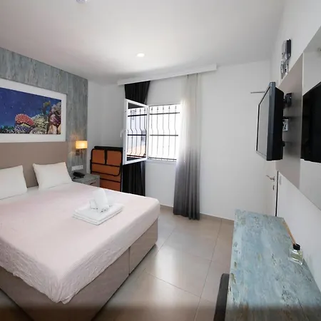Lovely Seafront With Breathtaking Sea View In The Heart Of *