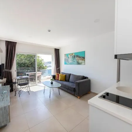 Lovely Seafront With Breathtaking Sea View In The Heart Of Apartament Bodrum
